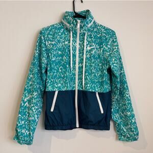 Nike Women’s Windbreaker Jacket Full Zip Packable Hood, Blue Green, Medium